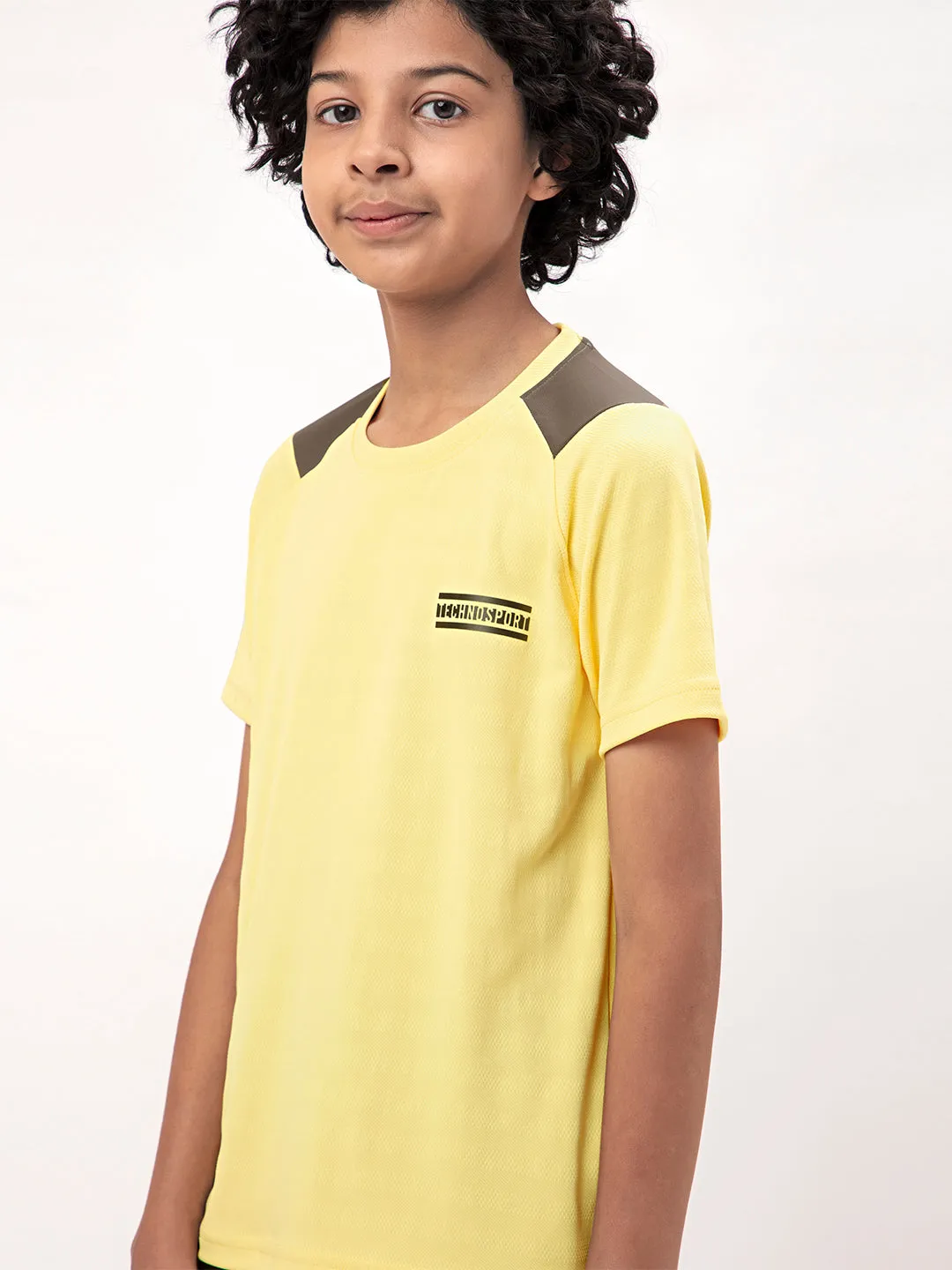 Boys Colorblock Slim Fit Crew Neck T-shirt with TECHNO COOL 